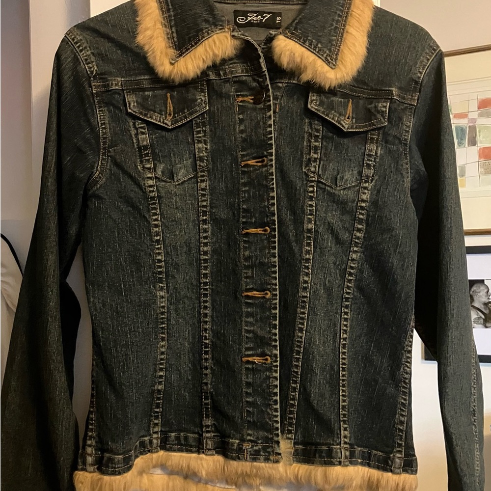 Absolutely gorgeous jean blouson! To start the autumn.